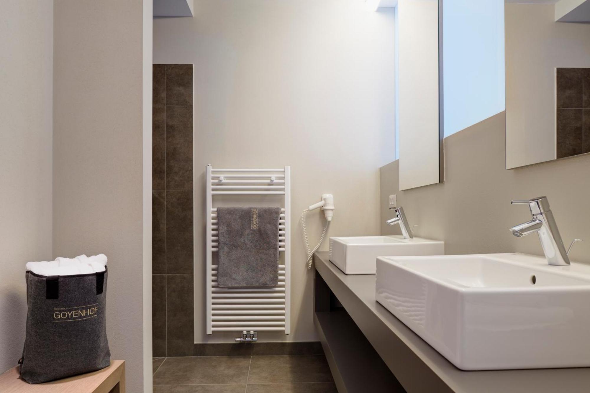 Landpalais Goyenhof Aparthotel Schenna Bagian luar foto